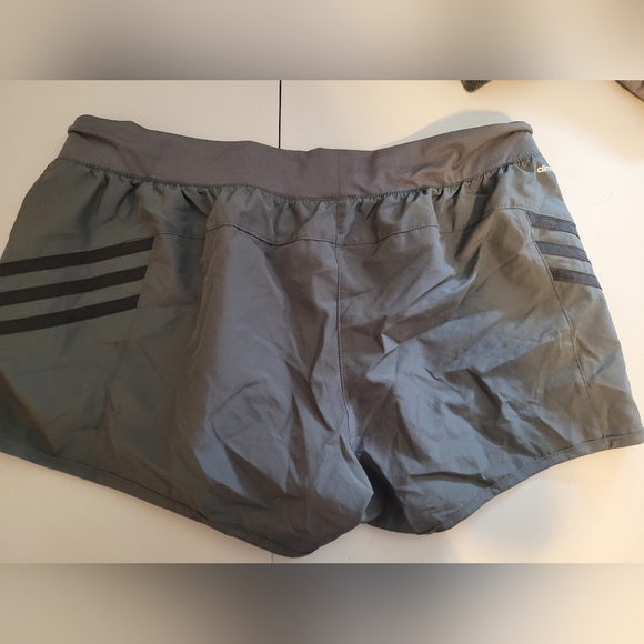 Adidas shorts  size M - Picture 2 of 3